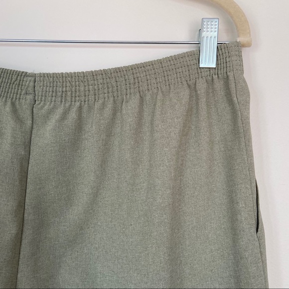 VINTAGE Sage Green Trousers -Size 10P - Picture 8 of 10